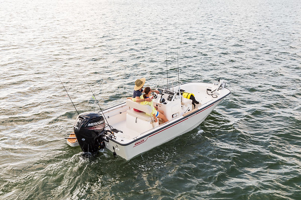 Boston Whaler 170 Montauk фото 1.3