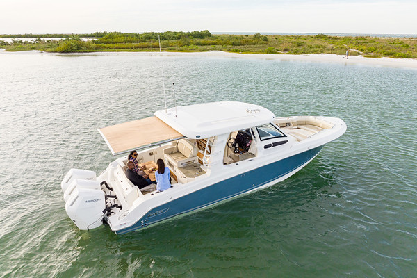 Boston Whaler 350 Realm фото 1.3