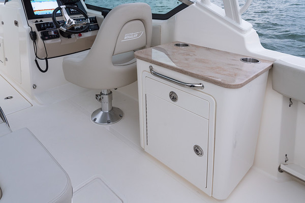 Boston Whaler 240 Vantage фото 1.3