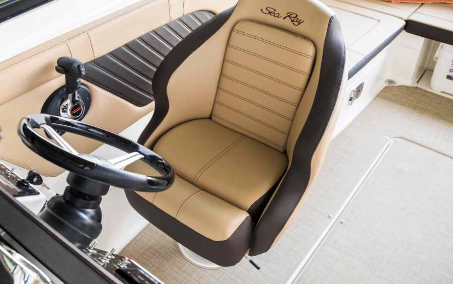 Sea Ray  230 SPX OB фото 1.3