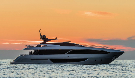 Riva 102' Corsaro Super