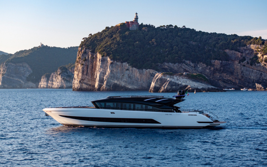 AB Yachts 110 фото 1.3