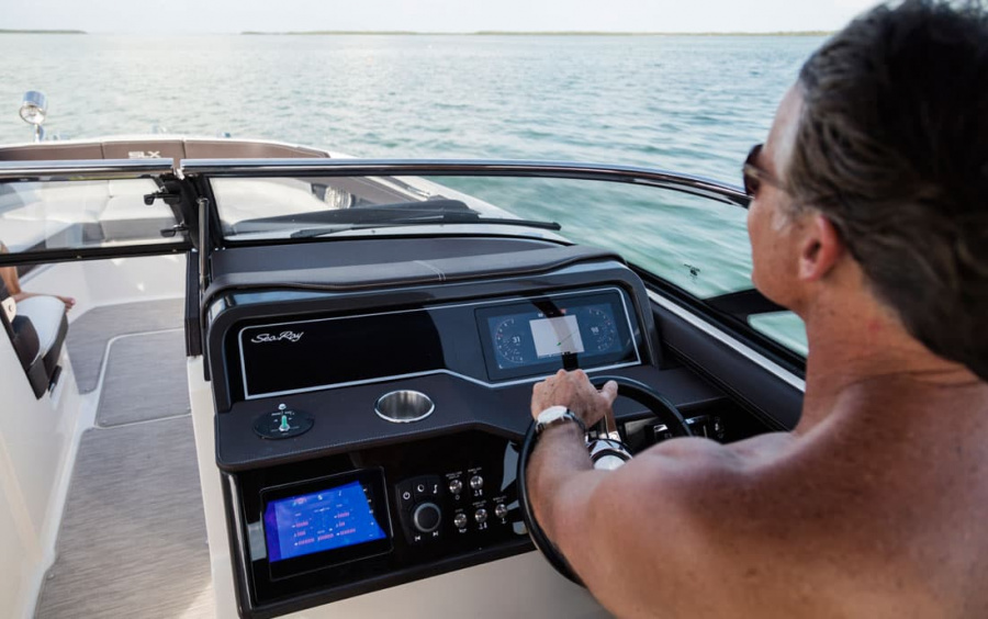 Sea Ray SLX 310 OB (Outboard) фото 1.6