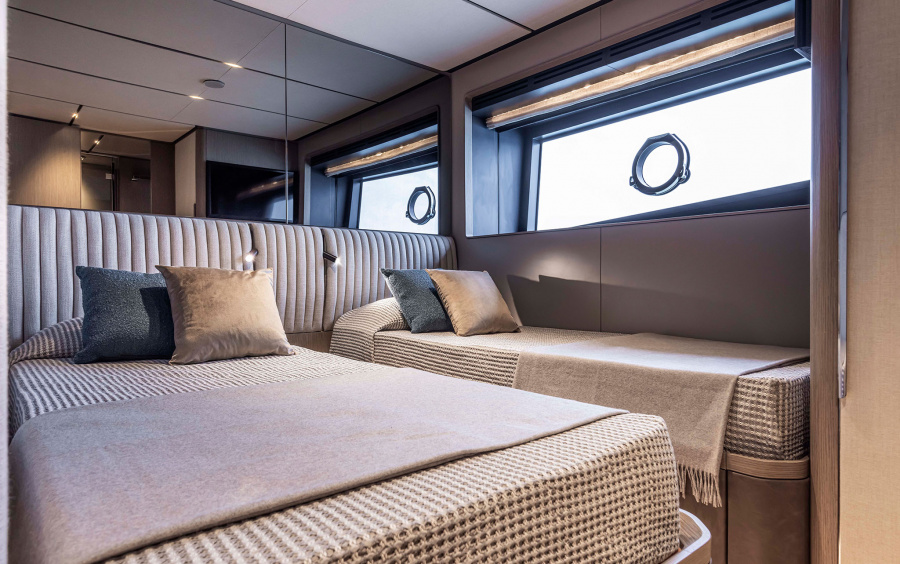 Ferretti Yachts INFYNITO 90 фото 2.48