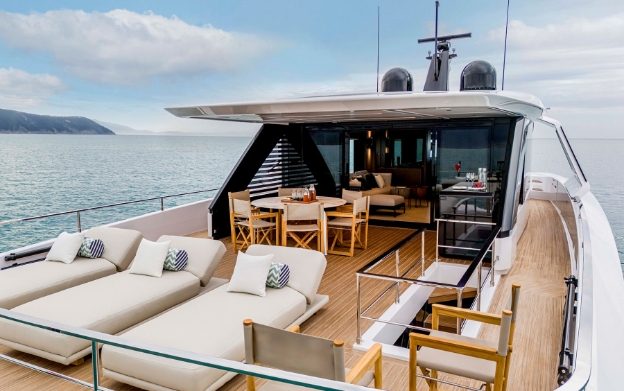 Ferretti Yachts INFYNITO 90 фото 1.4