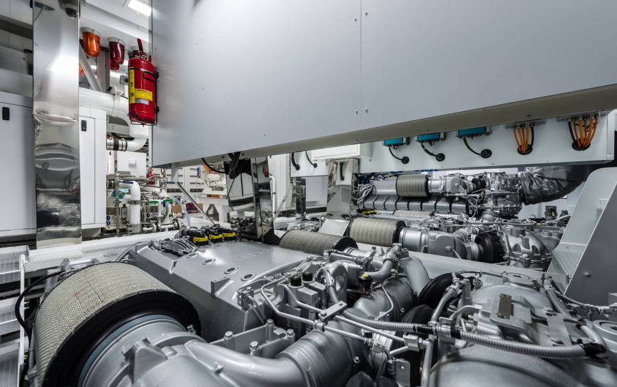 Pershing 140 фото 2.51