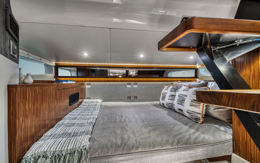 Sea Ray SUNDANCER 370 фото 1.3