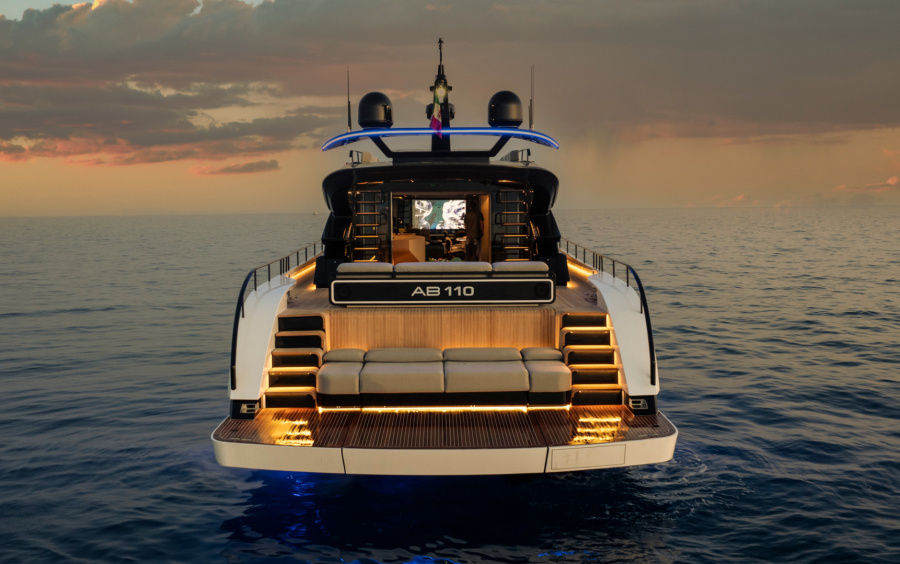 AB Yachts 110 фото 1.5