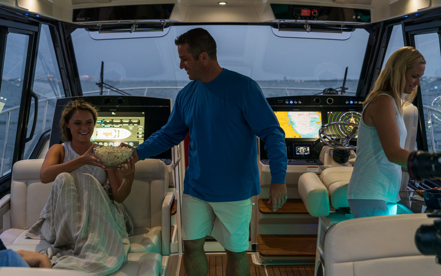 Boston Whaler 405 Conquest фото 1.5