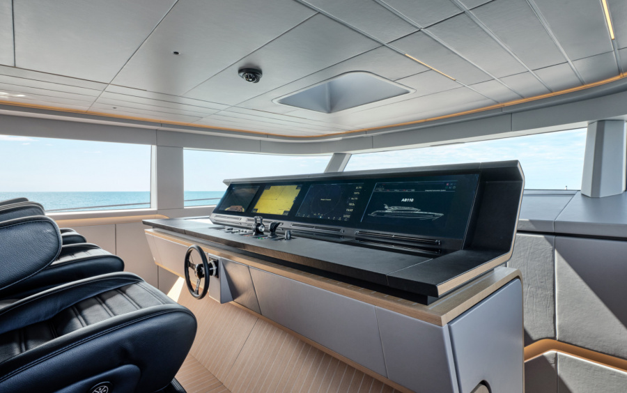 AB Yachts 110 фото 1.14