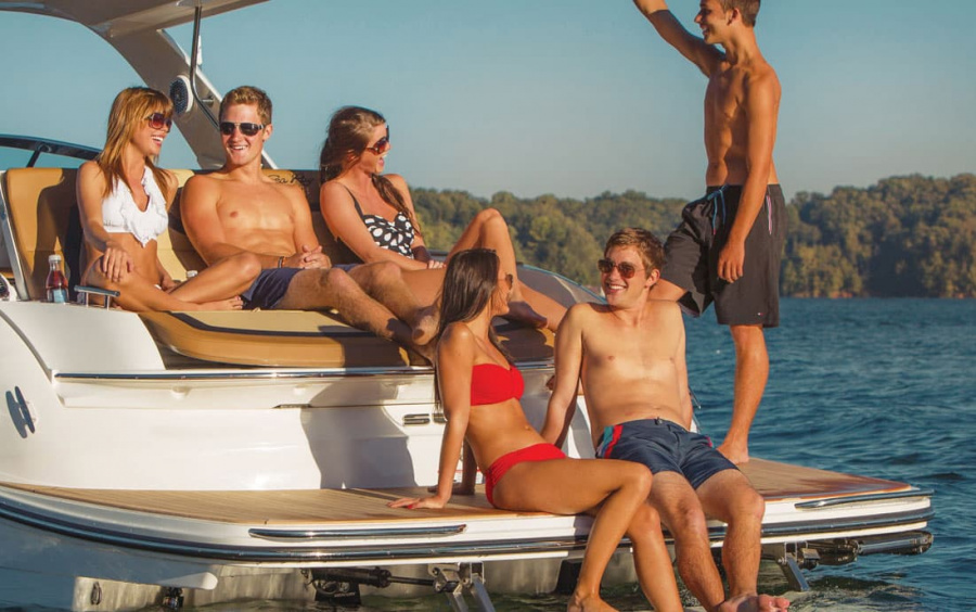 Sea Ray  SLX 350 фото 1.4