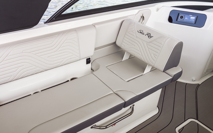Sea Ray SDX 230 Surf фото 1.5