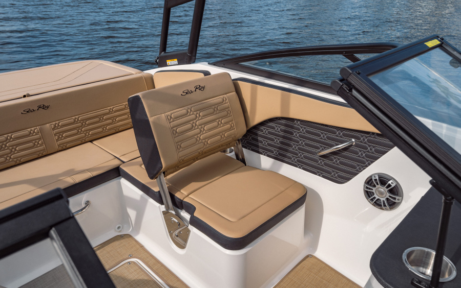 Sea Ray 190 SPX/737 фото 1.10