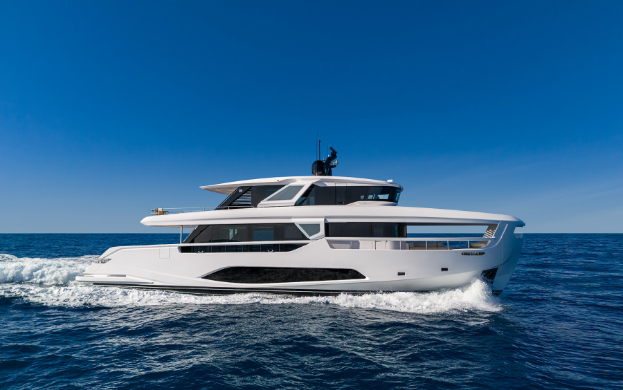 Ferretti Yachts INFYNITO 90 фото 1.2