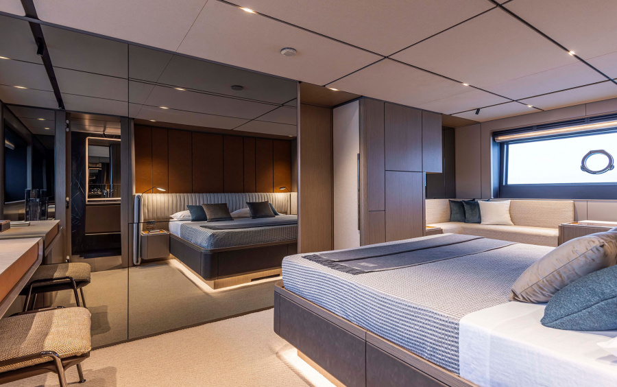 Ferretti Yachts INFYNITO 90 фото 2.39