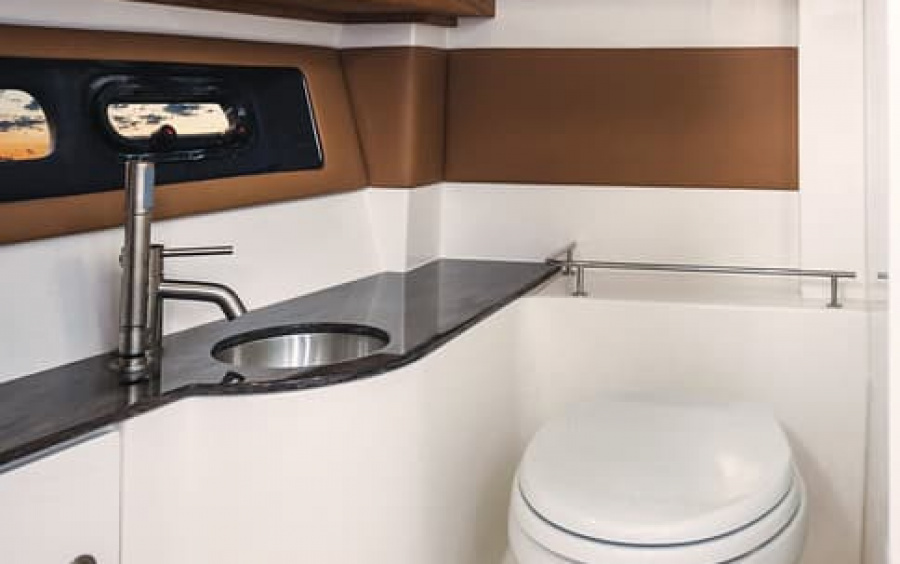 Sea Ray  SLX 350 фото 2.2