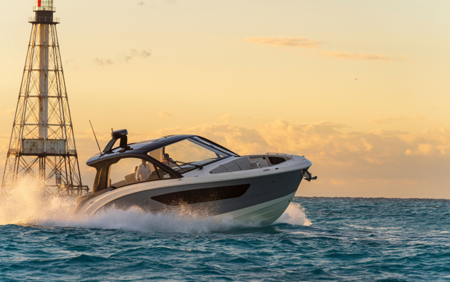 Sea Ray  SUNDANCER 370 OB фото 1.1