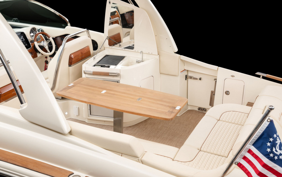 Chris-Craft Launch 31 GT (available in Montenegro) фото 1.3